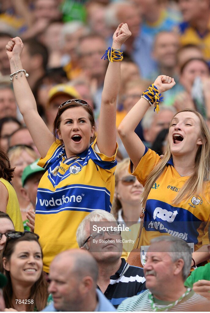 18 August 2013; Clare supporters celebrate their first goal. GAA Hurling All-Ireland Senior Championship, Semi-Final, Limerick v Clare, Croke Park, Dublin. Picture credit: Stephen McCarthy / SPORTSFILE
