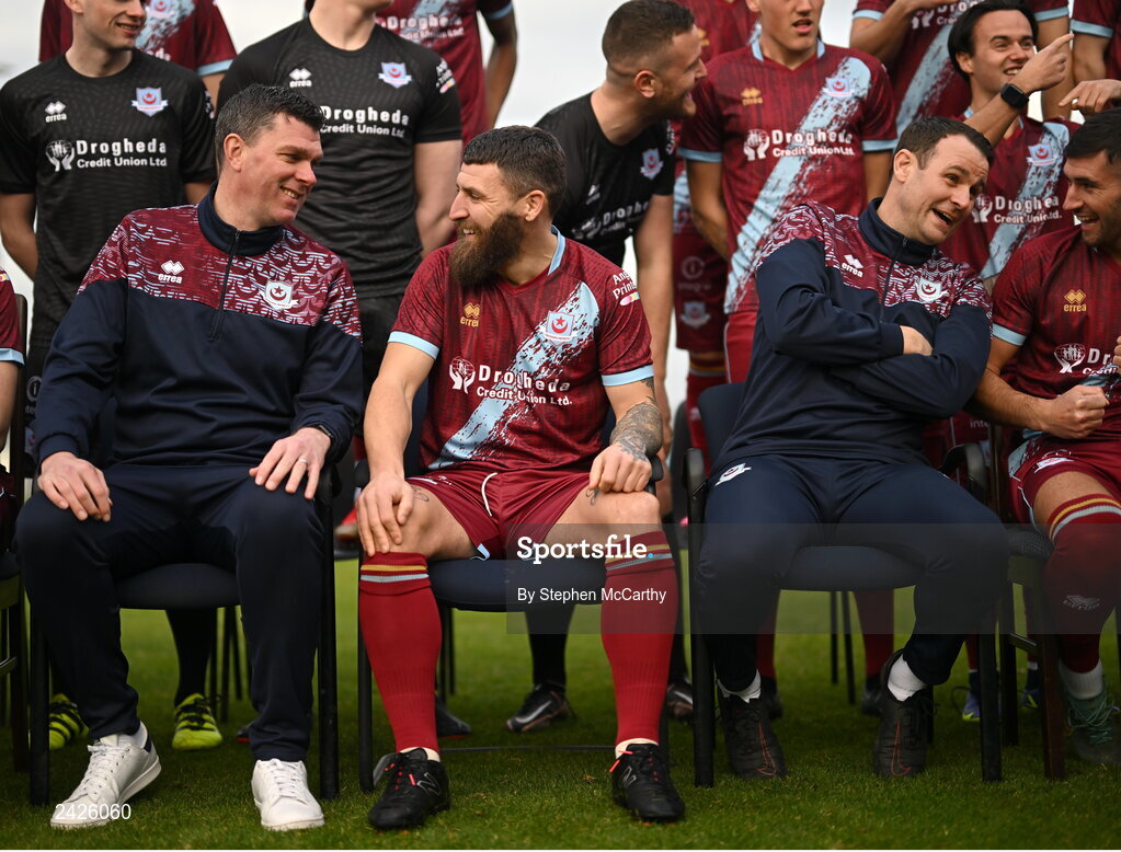 6 February 2023; Drogheda United players and staff, including captain Gary Deegan, centre, manager Kevin Doherty, left, and head coach Daire Doyle, right, prepare for their squad photograph during a Drogheda United squad portrait session at Weaver's Park in Drogheda, Louth. Photo by Stephen McCarthy/Sportsfile