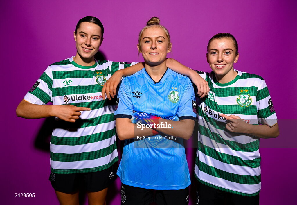 7 February 2023; Players, from left, Aoife Kelly, goalkeeper Summer Lawless and Abbie Larkin pose for a portrait during a Shamrock Rovers squad portrait session at Roadstone Group Sports Club in Dublin. Photo by Stephen McCarthy/Sportsfile