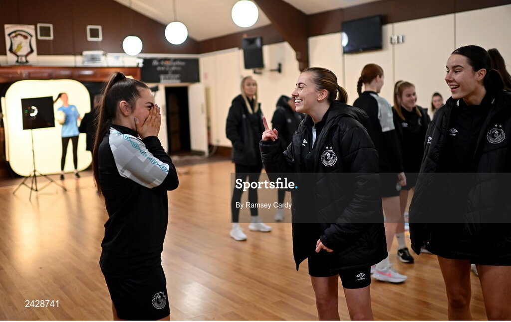 7 February 2023; Abbie Larkin, centre, sings Happy Birthday to Alannah McEvoy during a Shamrock Rovers Women's squad portrait session at Roadstone Group Sports Club in Dublin. Photo by Ramsey Cardy/Sportsfile