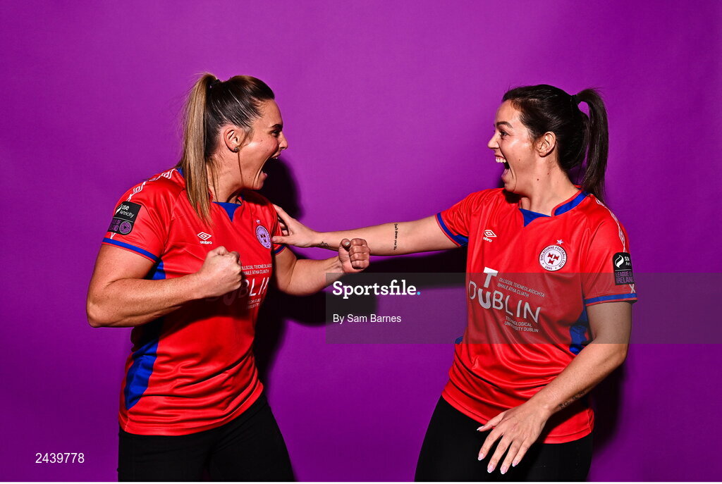 20 February 2023; Jemma Quinn, left, and Noelle Murray pose for a portrait during a Shelbourne squad portrait session at Tolka Park in Dublin. Photo by Sam Barnes/Sportsfile