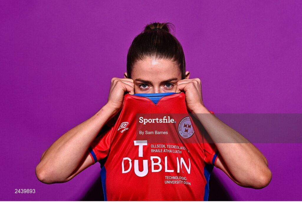 20 February 2023; Siobhán Killeen poses for a portrait during a Shelbourne squad portrait session at Tolka Park in Dublin. Photo by Sam Barnes/Sportsfile