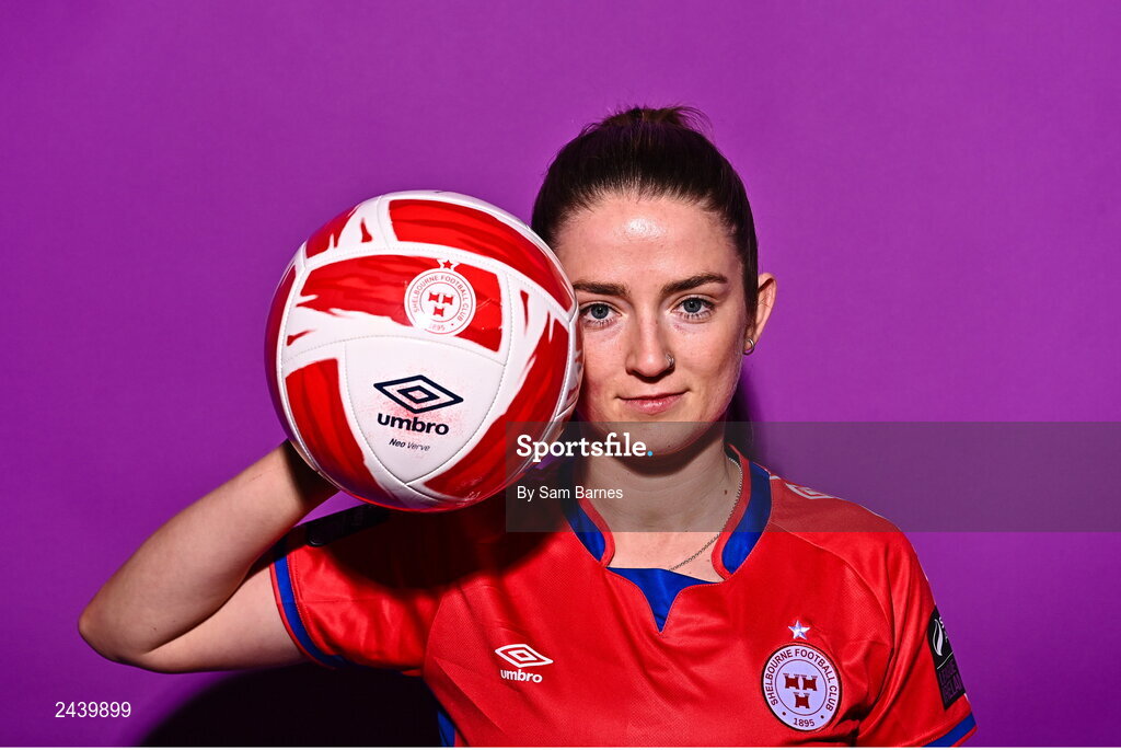 20 February 2023; Siobhán Killeen poses for a portrait during a Shelbourne squad portrait session at Tolka Park in Dublin. Photo by Sam Barnes/Sportsfile
