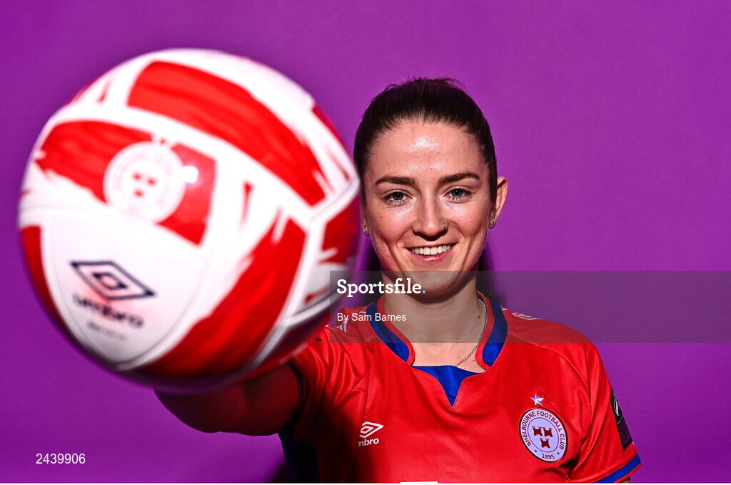 20 February 2023; Siobhán Killeen poses for a portrait during a Shelbourne squad portrait session at Tolka Park in Dublin. Photo by Sam Barnes/Sportsfile