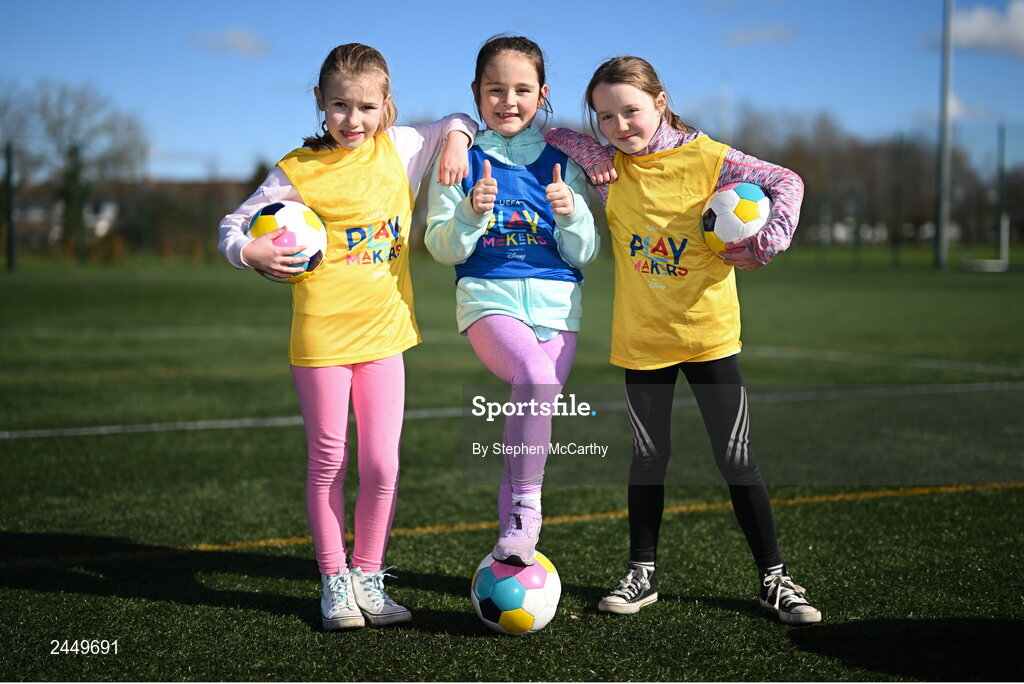 7 March 2023; Hartstown Huntstown FC players, from left, Isabelle Johnson, Sophie Horgan and Alice Dennehy at the launch of UEFA Disney Playmakers 2023 at Hartstown Huntstown Football Club in Dublin. Photo by Stephen McCarthy/Sportsfile