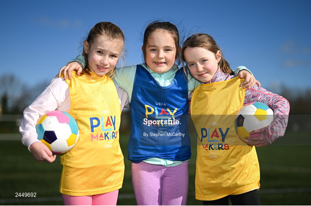 7 March 2023; Hartstown Huntstown FC players, from left, Isabelle Johnson, Sophie Horgan and Alice Dennehy at the launch of UEFA Disney Playmakers 2023 at Hartstown Huntstown Football Club in Dublin. Photo by Stephen McCarthy/Sportsfile