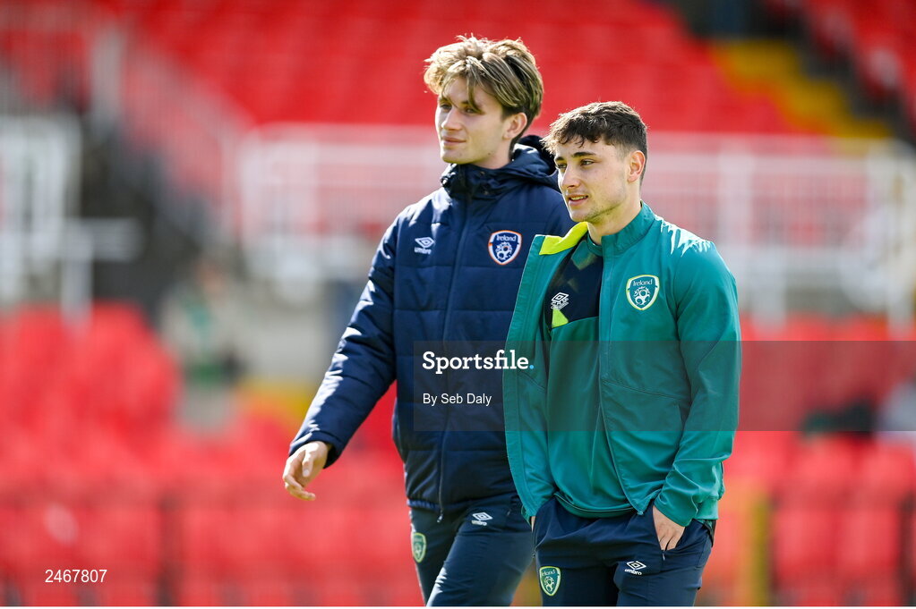 26 March 2023; Republic of Ireland captain Joe Hodge, right, and Ollie O’Neill before the Under-21 international friendly match between Republic of Ireland and Iceland at Turners Cross in Cork. Photo by Seb Daly/Sportsfile