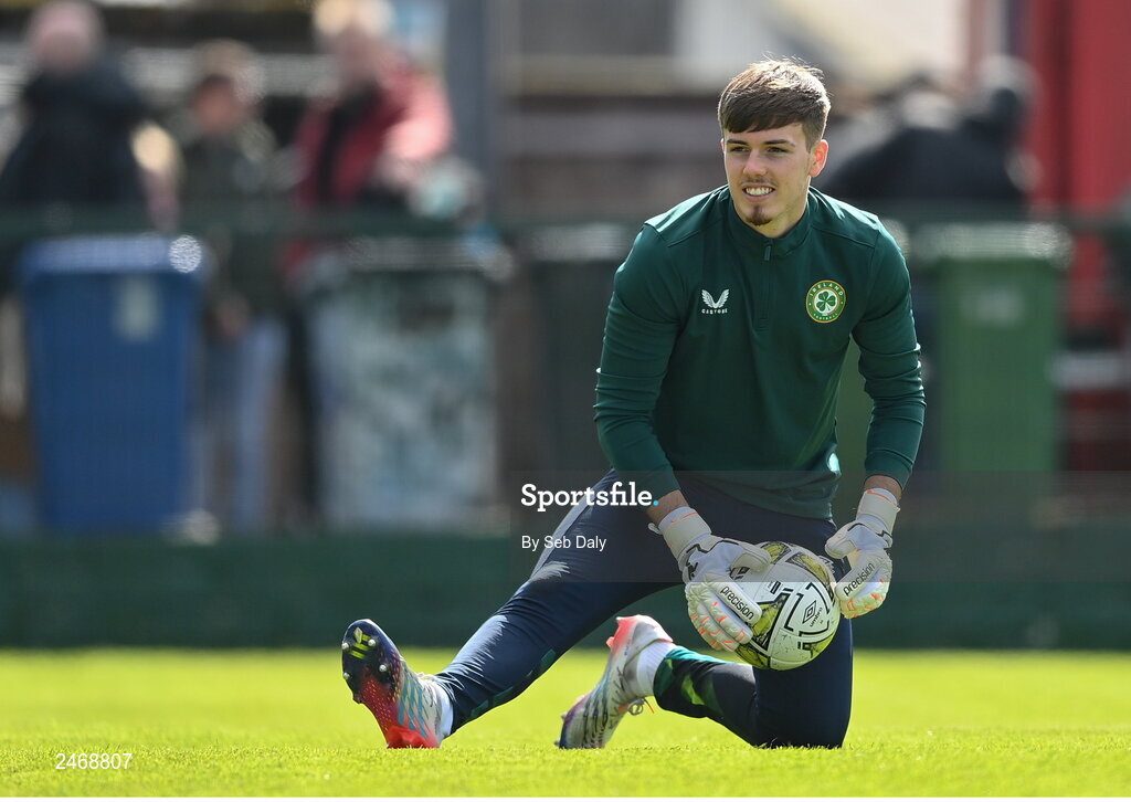 26 March 2023; Republic of Ireland goalkeeper Josh Keeley before the Under-21 international friendly match between Republic of Ireland and Iceland at Turners Cross in Cork. Photo by Seb Daly/Sportsfile