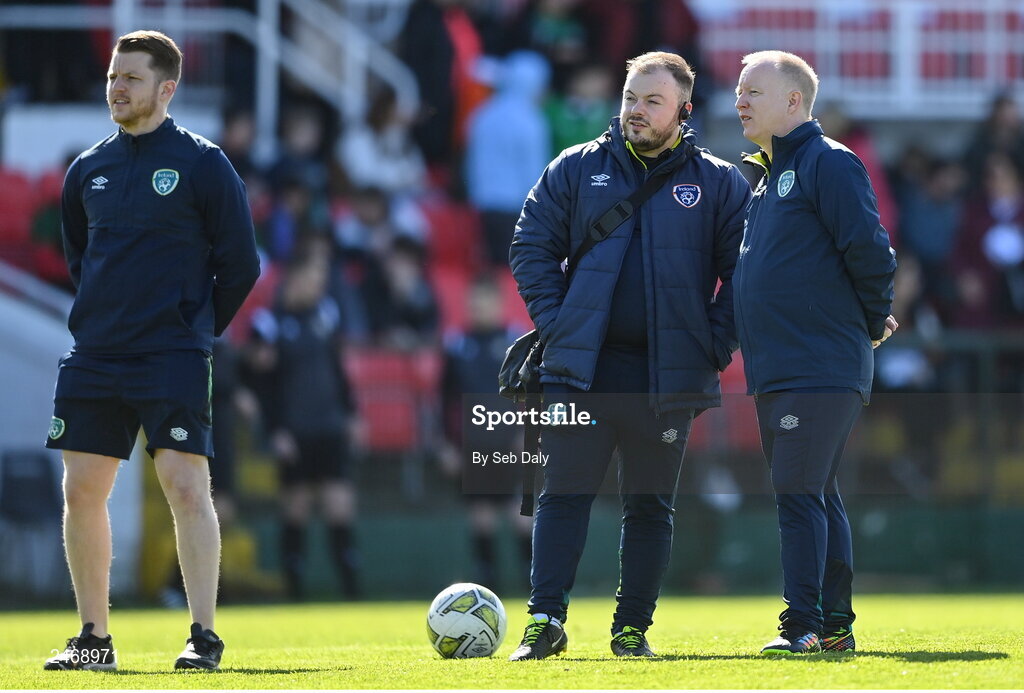 26 March 2023; Republic of Ireland athletic therapist Kieran Murray, centre, Mortimer O'Connor, right, and performance nutritionist Ian Byrne before the Under-21 international friendly match between Republic of Ireland and Iceland at Turners Cross in Cork. Photo by Seb Daly/Sportsfile
