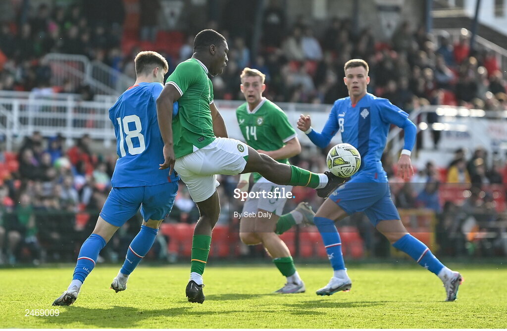 26 March 2023; Sinclair Armstrong of Republic of Ireland in action against Andri Hoti of Iceland during the Under-21 international friendly match between Republic of Ireland and Iceland at Turners Cross in Cork. Photo by Seb Daly/Sportsfile