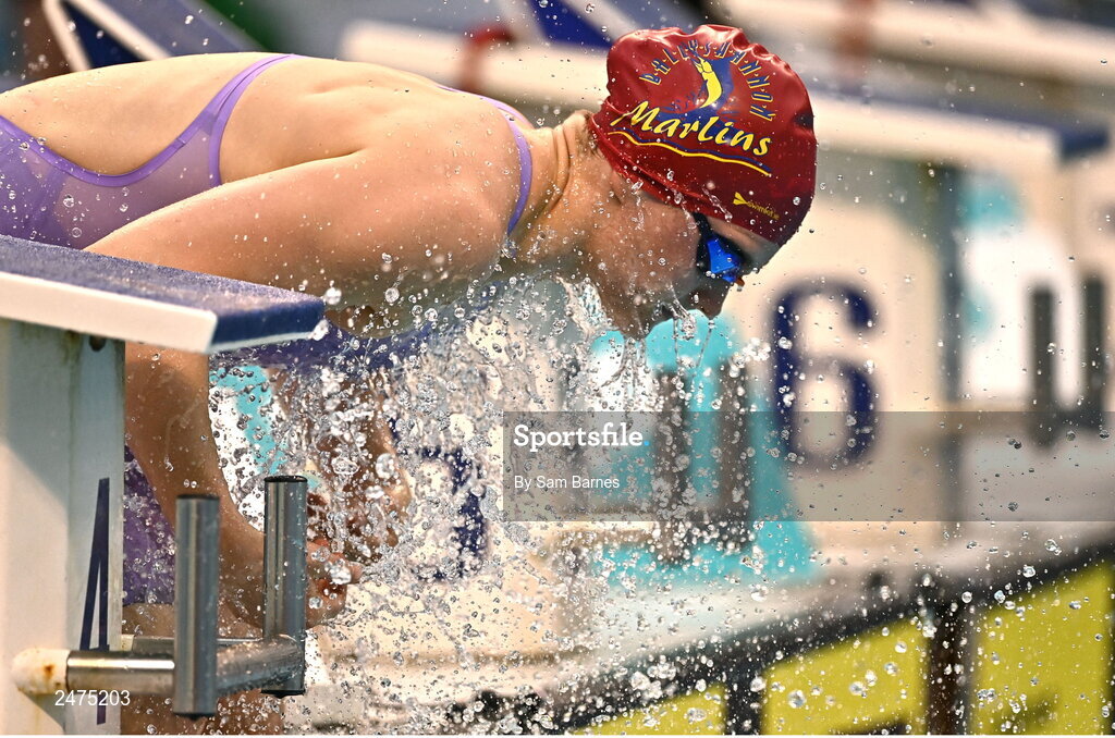 5 March 2023; Mona McSharry of Marlins, Donegal, splashes herself with water before competing in the women's 13 and over 200m breaststroke heats during day five of the Swim Ireland Irish Open Swimming Championships at the National Aquatic Centre in Dublin. Photo by Sam Barnes/Sportsfile