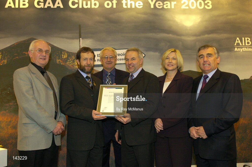2 February 2004; At the AIB GAA Club of the Year Awards 2003 in Croke Park are members of Tinryland GAA club, Carlow, with Sean Kelly, President of the GAA. Croke Park, Dublin. Picture credit; Ray McManus / SPORTSFILE