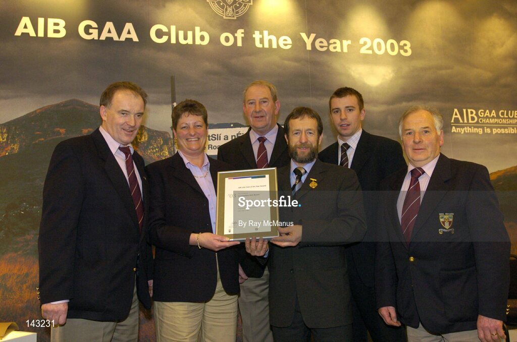 2 February 2004; At the AIB GAA Club of the Year Awards 2003 in Croke Park are members of Crossmolina Deel Rovers GAA Club, with Sean Kelly, President of the GAA. Croke Park, Dublin. Picture credit; Ray McManus / SPORTSFILE