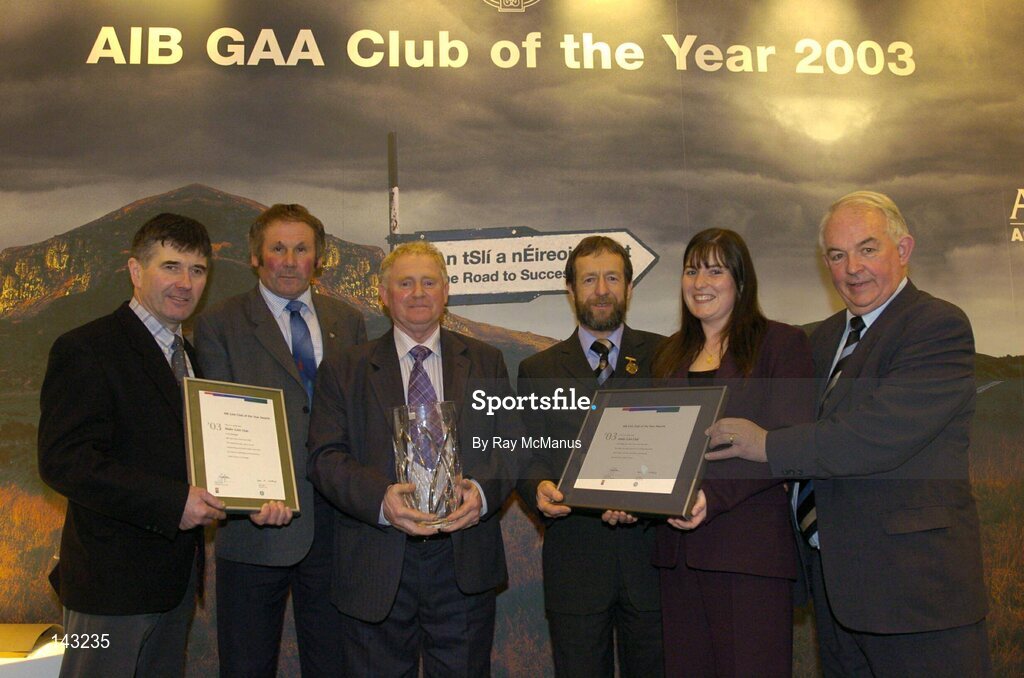 2 February 2004; At the AIB GAA Club of the Year Awards 2003 in Croke Park are members of Malin GAA Club, Donegal, with Sean Kelly, President of the GAA. Croke Park, Dublin. Picture credit; Ray McManus / SPORTSFILE