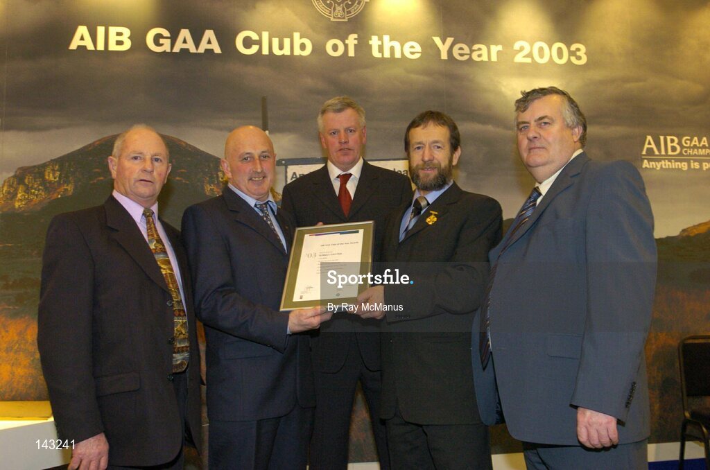 2 February 2004; At the AIB GAA Club of the Year Awards 2003 in Croke Park are members of St Mary's GAA Club, Leitrim, with Sean Kelly, President of the GAA. Croke Park, Dublin. Picture credit; Ray McManus / SPORTSFILE