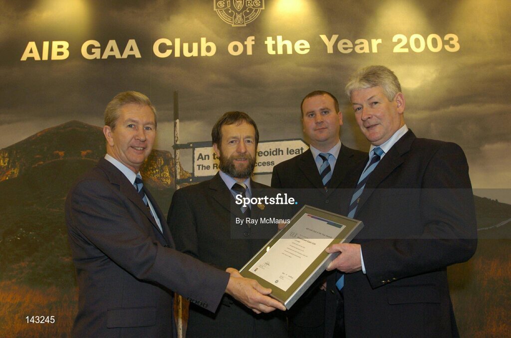 2 February 2004; At the AIB GAA Club of the Year Awards 2003 in Croke Park are members of Simonstown Gaels GAA Club, Meath, with Sean Kelly, President of the GAA. Croke Park, Dublin. Picture credit; Ray McManus / SPORTSFILE