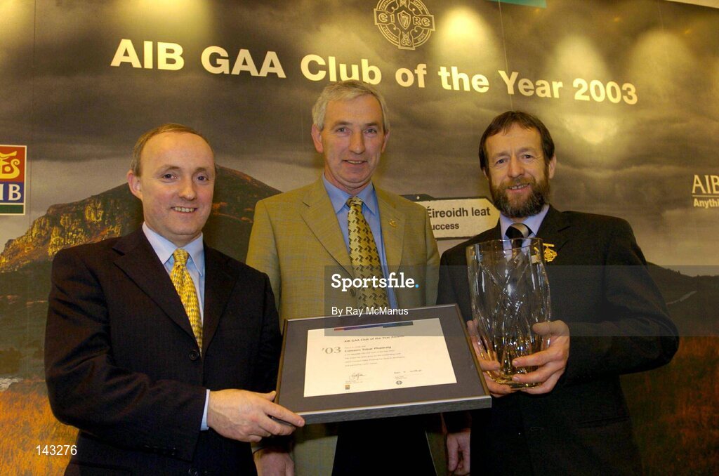 2 February 2004; At the AIB GAA Club of the Year Awards 2003 in Croke Park are, from left, Donal Forde, Managing Director, AIB, Oliver Mann, Chairman, Cumann Tobar Phadraig, who won the Munster Provincial Club of the Year Award and Sean Kelly, President of the GAA. Croke Park, Dublin. Picture credit; Ray McManus / SPORTSFILE