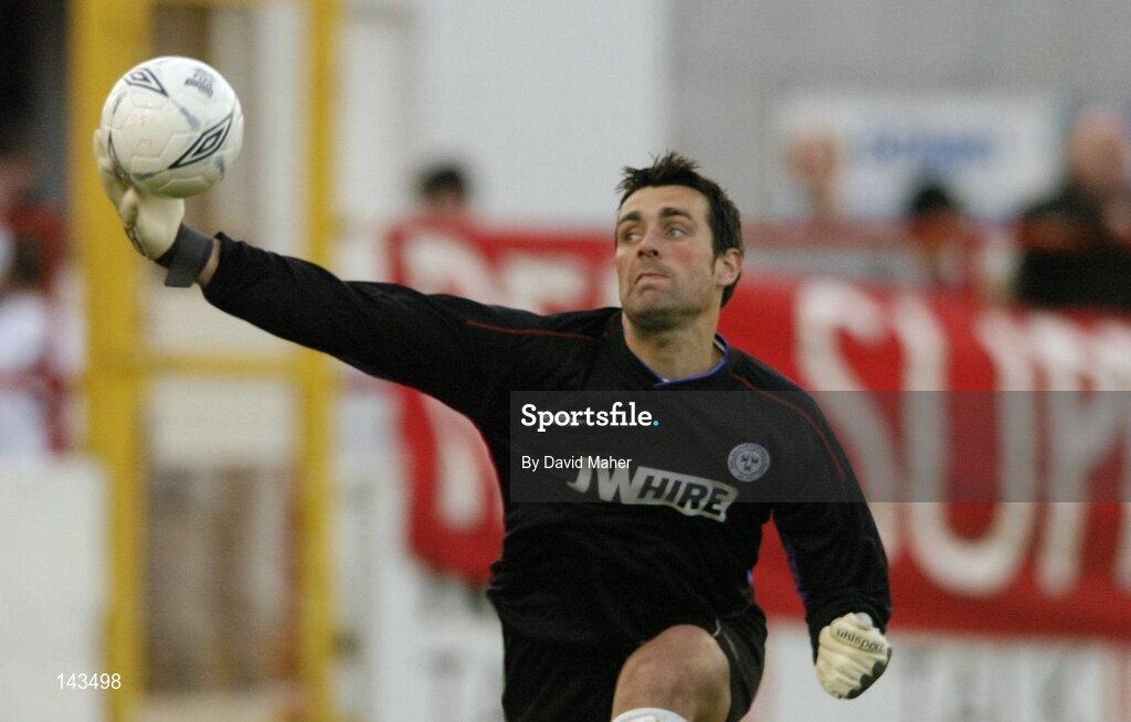 28 May 2004; Steve Williams, Shelbourne. eircom league, Premier Division, Shelbourne v Bohemians, Tolka Park, Dublin. Picture credit; David Maher / SPORTSFILE
