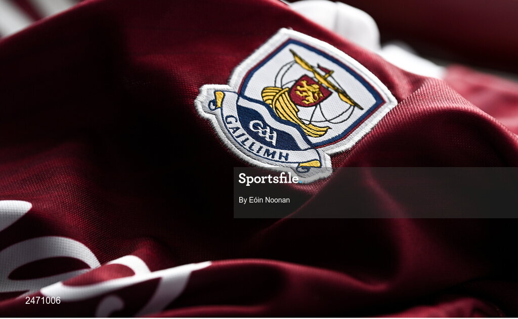 28 March 2023; A detailed view the Galway crest before a Galway hurling squad portrait session at Galway GAA Training Centre, Loughgeorge in Galway. Photo by Eóin Noonan/Sportsfile