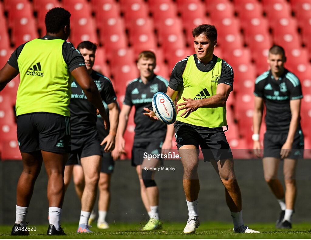 14 April 2023; Aitzol King, centre, during the Leinster Rugby captain's run at Emirates Airlines Park in Johannesburg, South Africa. Photo by Harry Murphy/Sportsfile