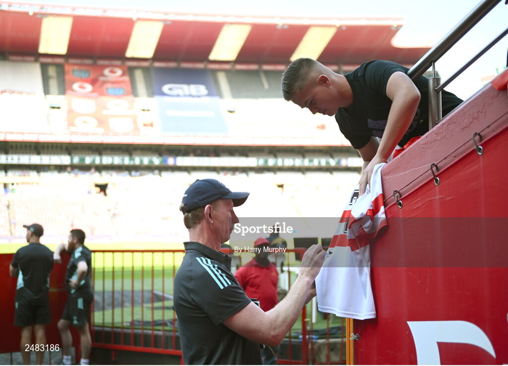 15 April 2023; Leinster head coach Leo Cullen signs a jersey before the United Rugby Championship match between Emirates Lions and Leinster at Emirates Airlines Park in Johannesburg, South Africa. Photo by Harry Murphy/Sportsfile