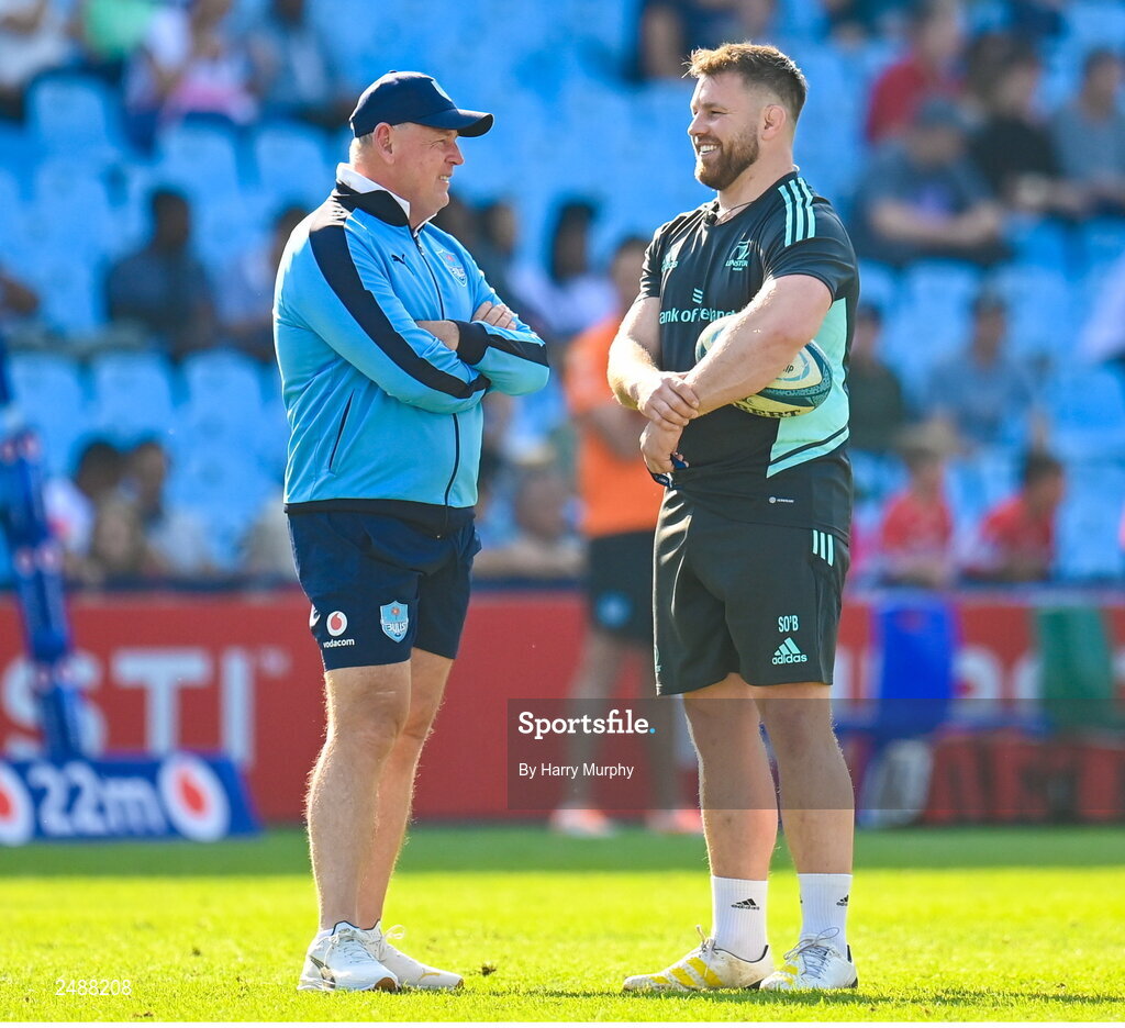 22 April 2023; Vodacom Bulls head coach Jake White and Leinster contact skills coach Sean O'Brien before the United Rugby Championship match between Vodacom Bulls and Leinster at Loftus Versfeld Stadium in Pretoria, South Africa. Photo by Harry Murphy/Sportsfile