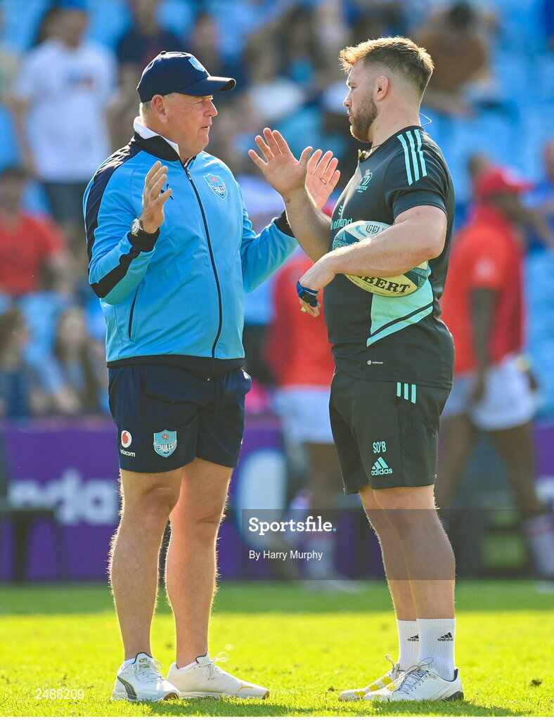 22 April 2023; Vodacom Bulls head coach Jake White and Leinster contact skills coach Sean O'Brien before the United Rugby Championship match between Vodacom Bulls and Leinster at Loftus Versfeld Stadium in Pretoria, South Africa. Photo by Harry Murphy/Sportsfile