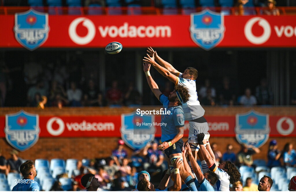 22 April 2023; Ruan Nortje of Vodacom Bulls takes possession in a lineout ahead of Max Deegan of Leinster during the United Rugby Championship match between Vodacom Bulls and Leinster at Loftus Versfeld Stadium in Pretoria, South Africa. Photo by Harry Murphy/Sportsfile