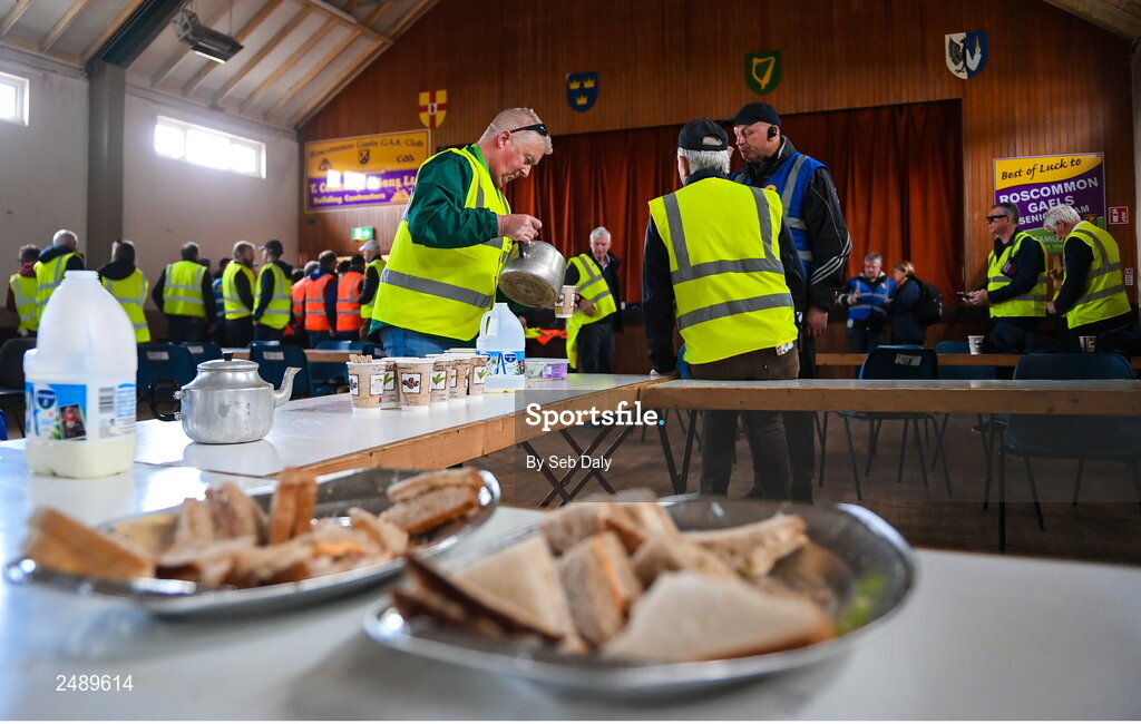23 April 2023; Steward Enda McLoughlin of St Dominic's GAA Club in Mote, Roscommon, pours himself a cup of tea before the Connacht GAA Football Senior Championship Semi-Final match between Roscommon and Galway at Dr Hyde Park in Roscommon. Photo by Seb Daly/Sportsfile