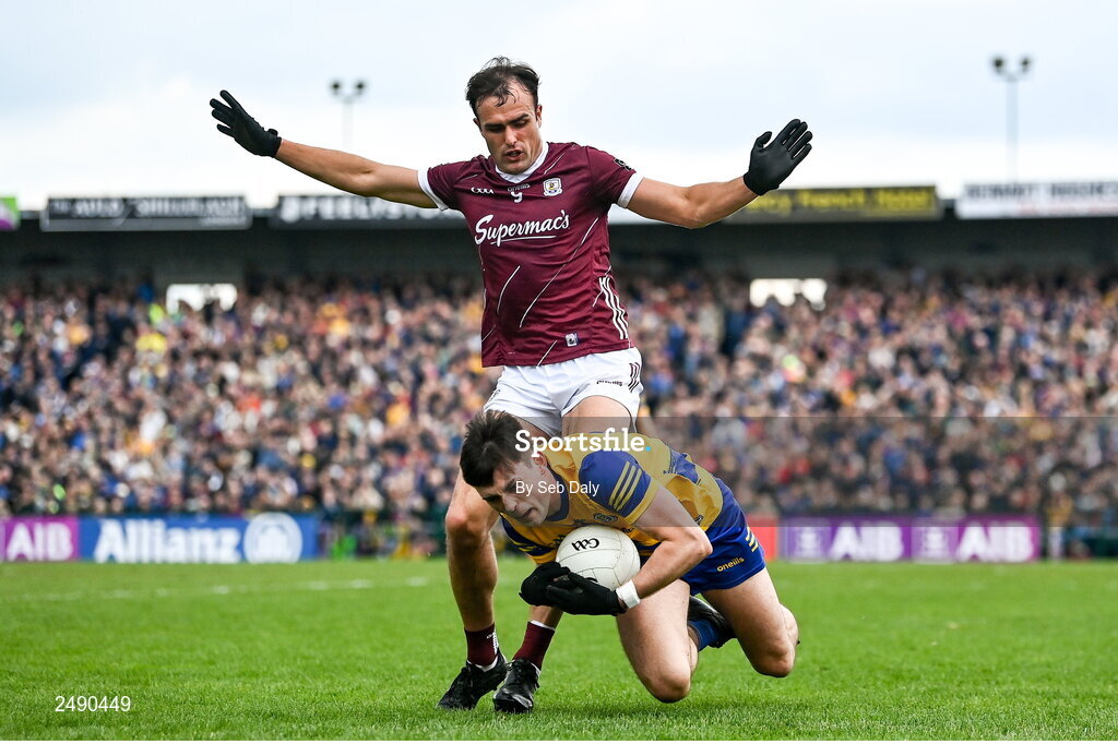 23 April 2023; Brian Stack of Roscommon in action against John Maher of Galway during the Connacht GAA Football Senior Championship Semi-Final match between Roscommon and Galway at Dr Hyde Park in Roscommon. Photo by Seb Daly/Sportsfile