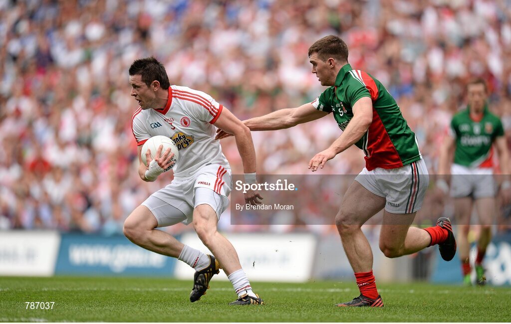 25 August 2013; Conor Clarke, Tyrone, in action against Seamus O'Shea, Mayo. GAA Football All-Ireland Senior Championship Semi-Final, Mayo v Tyrone, Croke Park, Dublin. Picture credit: Brendan Moran / SPORTSFILE
