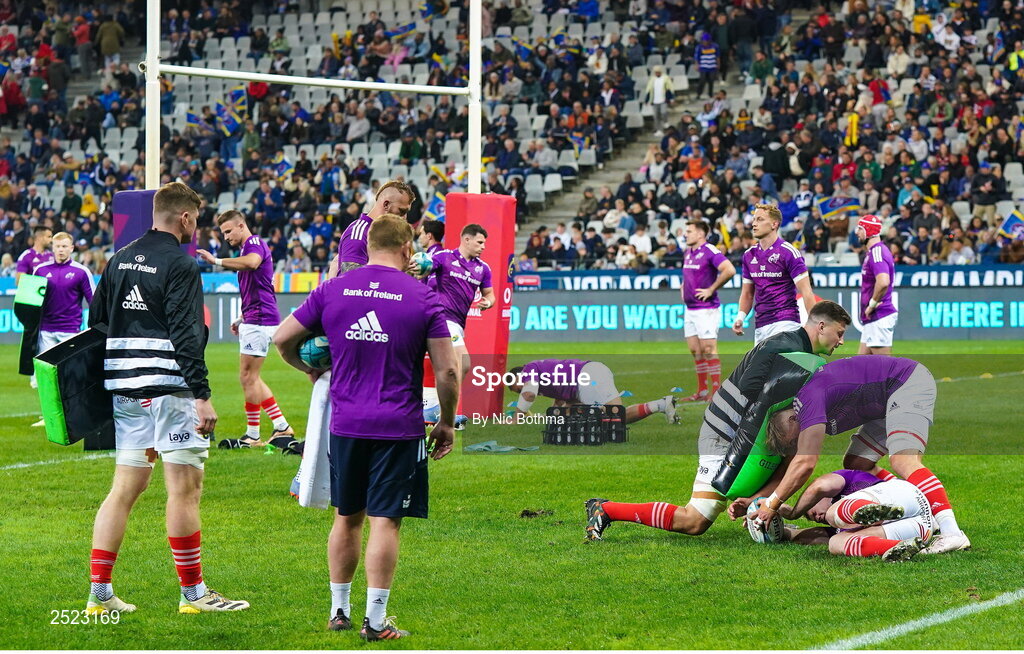 27 May 2023; Munster players warm up before the United Rugby Championship Final match between DHL Stormers and Munster at DHL Stadium in Cape Town, South Africa. Photo by Nic Bothma/Sportsfile