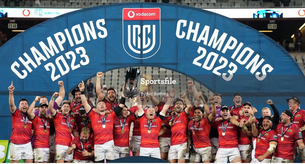 27 May 2023; The Munster celebrate with the cup after winning the United Rugby Championship Final match between DHL Stormers and Munster at DHL Stadium in Cape Town, South Africa. Photo by Nic Bothma/Sportsfile