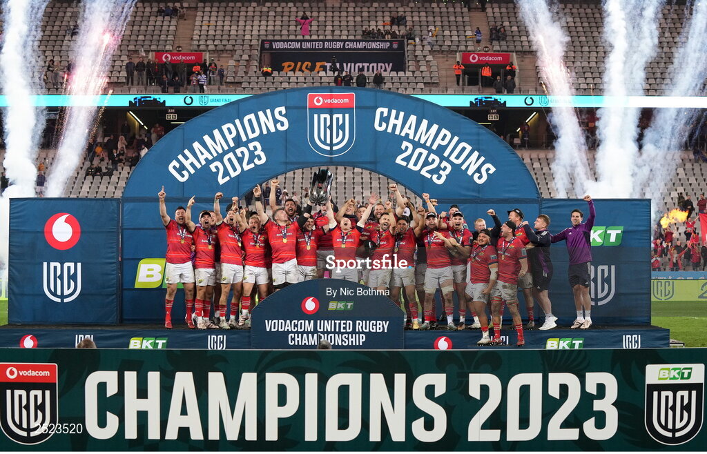 27 May 2023; The Munster celebrate with the trophy after winning the United Rugby Championship Final match between DHL Stormers and Munster at DHL Stadium in Cape Town, South Africa. Photo by Nic Bothma/Sportsfile