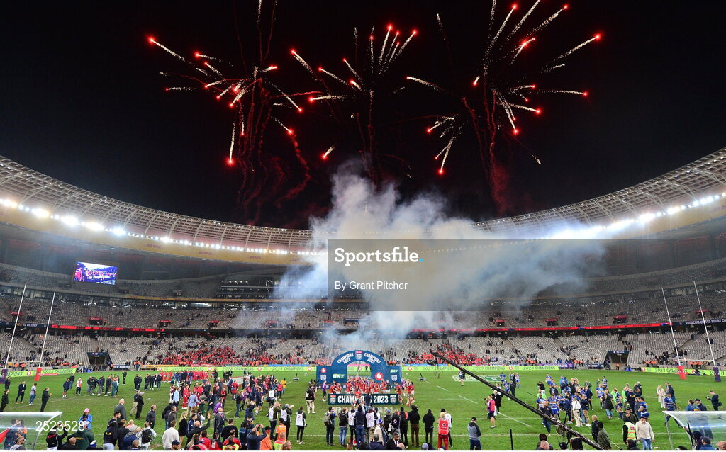 27 May 2023; Munster players celebrate with the trophy after the United Rugby Championship Final match between DHL Stormers and Munster at DHL Stadium in Cape Town, South Africa. Photo by Grant Pitcher/Sportsfile