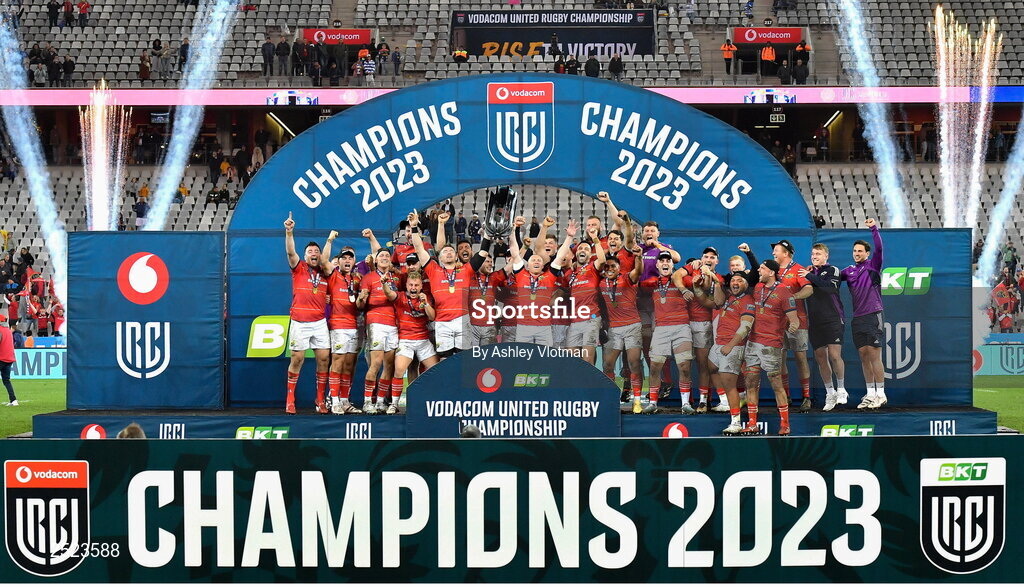 27 May 2023; Munster players celebrate with the trophy after the United Rugby Championship Final match between DHL Stormers and Munster at DHL Stadium in Cape Town, South Africa. Photo by Ashley Vlotman/Sportsfile