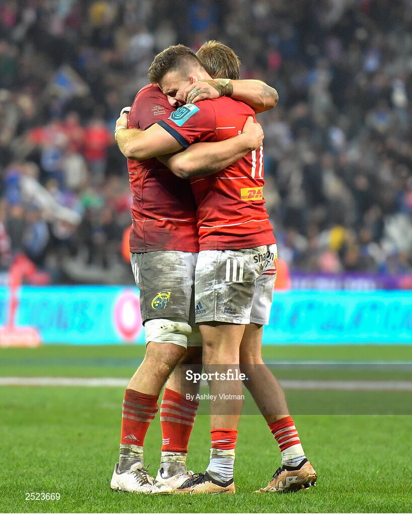 27 May 2023; Munstr players Shane Daly, left, and Gavin Coombes celebrate at the final whistle of the United Rugby Championship Final match between DHL Stormers and Munster at DHL Stadium in Cape Town, South Africa. Photo by Ashley Vlotman/Sportsfile