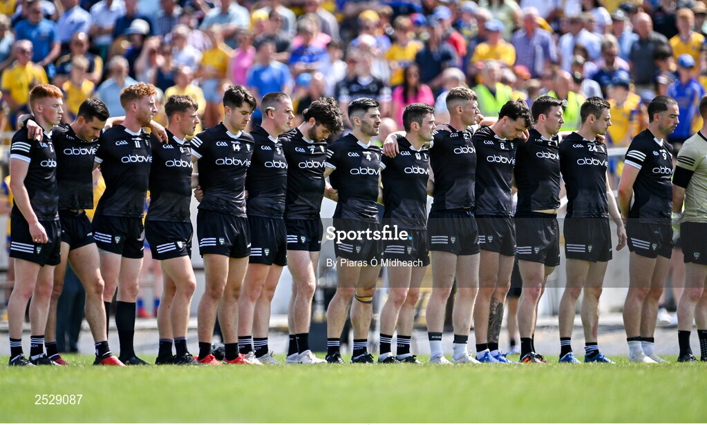 4 June 2023; Sligo players stand for Amhrán na bhFiann before the GAA Football All-Ireland Senior Championship Round 2 match between Roscommon and Sligo at Dr Hyde Park in Roscommon. Photo by Piaras Ó Mídheach/Sportsfile