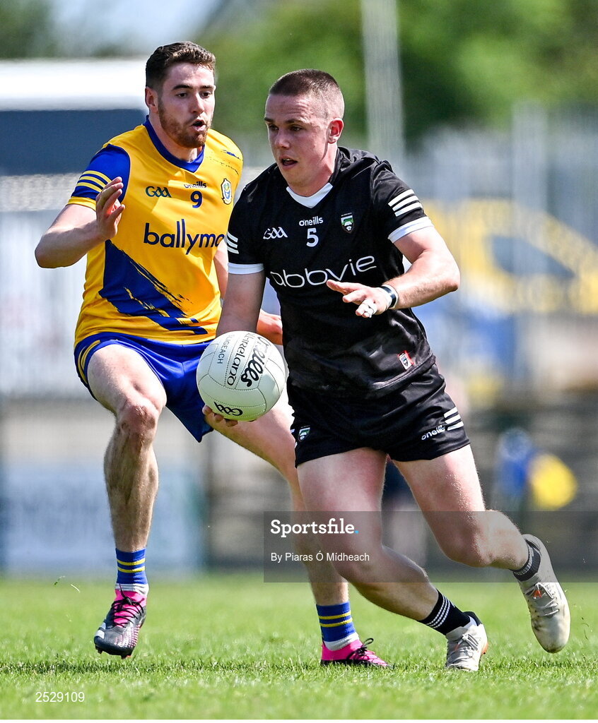 4 June 2023; Paul McNamara of Sligo in action against Eddie Nolan of Roscommon during the GAA Football All-Ireland Senior Championship Round 2 match between Roscommon and Sligo at Dr Hyde Park in Roscommon. Photo by Piaras Ó Mídheach/Sportsfile
