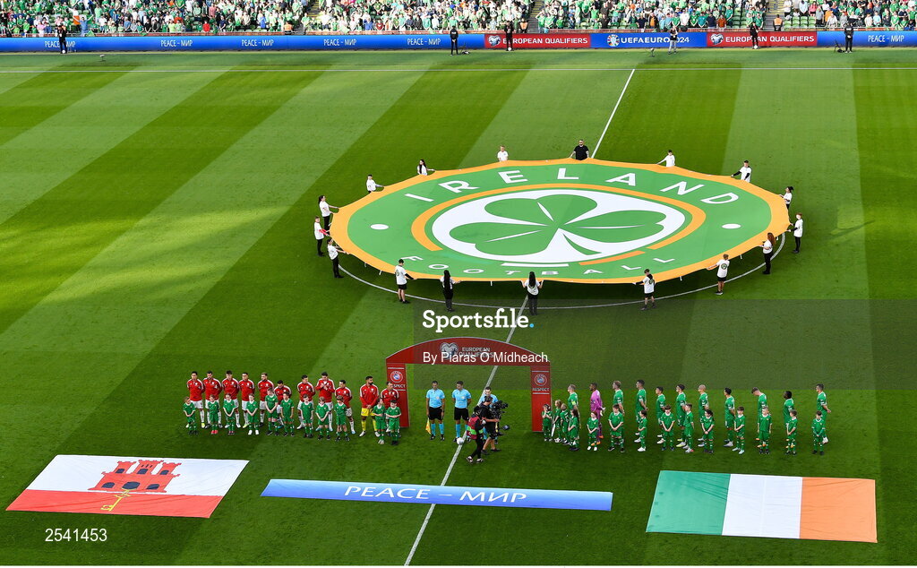 19 June 2023; Players from both teams stand for the playing of Amhrán na bhFiann before the UEFA EURO 2024 Championship qualifying group B match between Republic of Ireland and Gibraltar at the Aviva Stadium in Dublin. Photo by Piaras Ó Mídheach/Sportsfile