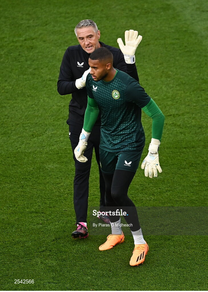 19 June 2023; Republic of Ireland goalkeeping coach Dean Kiely with Republic of Ireland goalkeeper Gavin Bazunu during the warm-up before the UEFA EURO 2024 Championship qualifying group B match between Republic of Ireland and Gibraltar at the Aviva Stadium in Dublin. Photo by Piaras Ó Mídheach/Sportsfile