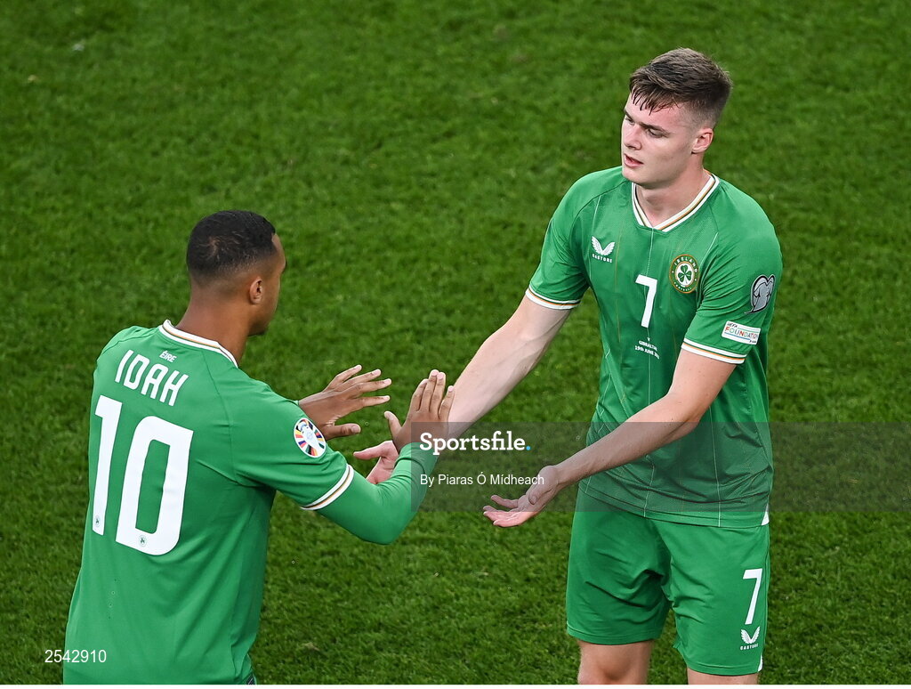 19 June 2023; Adam Idah of Republic of Ireland comes on a a substitute for Evan Ferguson during the UEFA EURO 2024 Championship qualifying group B match between Republic of Ireland and Gibraltar at the Aviva Stadium in Dublin. Photo by Piaras Ó Mídheach/Sportsfile
