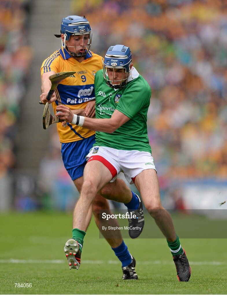 18 August 2013; Gavin O'Mahony, Limerick, in action against Patrick Donnellan, Clare. GAA Hurling All-Ireland Senior Championship, Semi-Final, Limerick v Clare, Croke Park, Dublin. Picture credit: Stephen McCarthy / SPORTSFILE