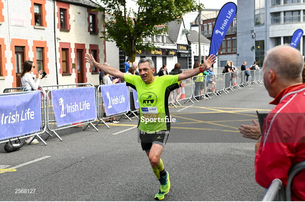16 July 2023; Ivano Francesco Rivolta celebrates on the way to finishing the 2023 Irish Life Dublin Race Series-Fingal 10km which took place on Sunday 16th of July at Swords in Dublin. Photo by Sam Barnes/Sportsfile