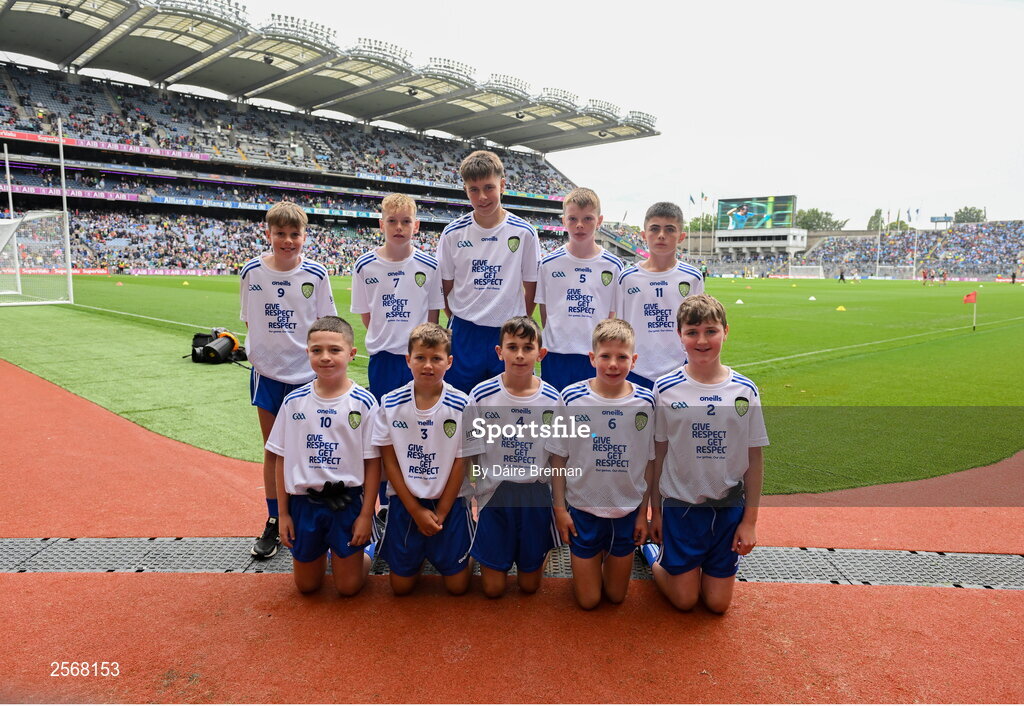 15 July 2023; The Dublin/Monaghan team, back row, left to right, Tadgh Kelly, Newcestown NS, Bandon, Cork, Kevin Touhy, Kilgarvan Central School, Kilgarvan, Kerry, Russell Crowley, Laragh NS, Bandon, Cork, Ben O'Reilly, St. Mary's Boy's NS, Belturbet, Cavan, Jamie Irwin, Scoil Mhuire na mBuachaillí, Monaghan, front row, left to right, Thomas Kane, St Malachy's PS, Kilcoo, Down, Caolan Smith, St Oliver Plunkett's PS, Newry, Armagh, Jack McAnallen, Our Lady's PS, Benburb, Armagh, Max O Muineacháin, Gaelscoil Faithleann, Killarney, Kerry, Eanna McAuley, Mount Saint Michael's PS, Randalstown, Antrim, ahead of the INTO Cumann na mBunscol GAA Respect Exhibition Go Games at the GAA Football All-Ireland Senior Championship semi-final match between Dublin and Monaghan at Croke Park in Dublin. Photo by Daire Brennan/Sportsfile
