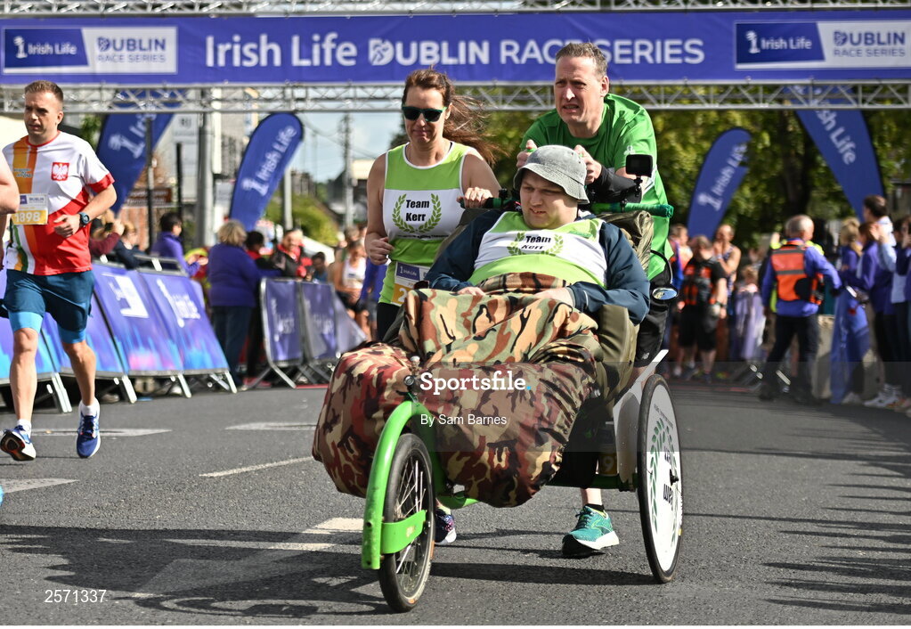 16 July 2023; Team Kerr during the 2023 Irish Life Dublin Race Series-Fingal 10km which took place on Sunday 16th of July at Swords in Dublin. Photo by Sam Barnes/Sportsfile