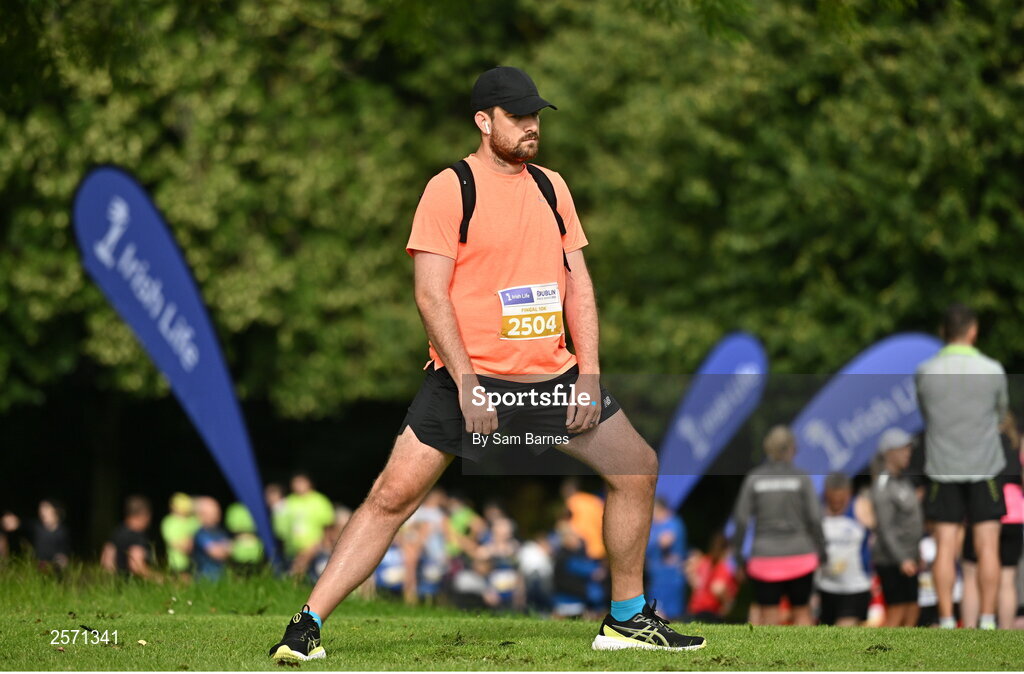 16 July 2023; Tim Riordan warms up before the 2023 Irish Life Dublin Race Series-Fingal 10km which took place on Sunday 16th of July at Swords in Dublin. Photo by Sam Barnes/Sportsfile