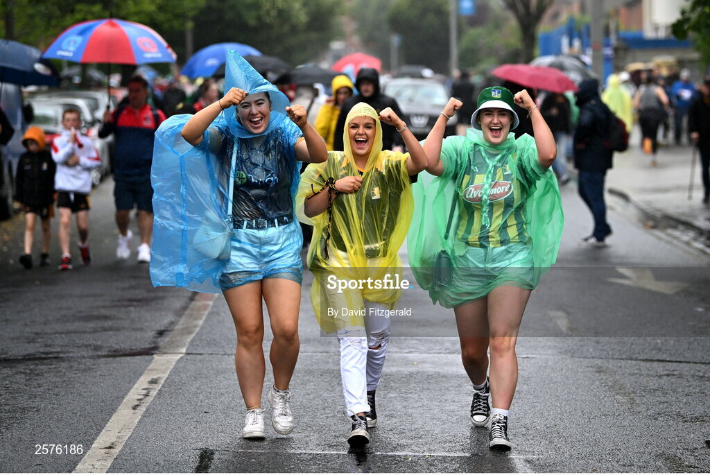 23 July 2023; Supporters arrive before the GAA Hurling All-Ireland Senior Championship final match between Kilkenny and Limerick at Croke Park in Dublin. Photo by David Fitzgerald/Sportsfile