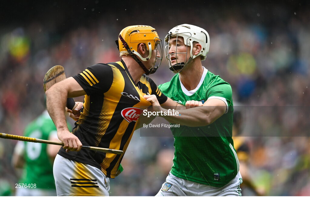 23 July 2023; Kyle Hayes of Limerick tussles with Billy Ryan of Kilkenny during the GAA Hurling All-Ireland Senior Championship final match between Kilkenny and Limerick at Croke Park in Dublin. Photo by David Fitzgerald/Sportsfile