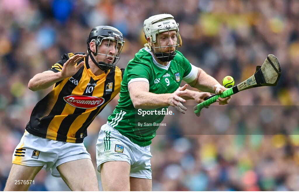 23 July 2023; Cian Lynch of Limerick in action against Tom Phelan of Kilkenny during the GAA Hurling All-Ireland Senior Championship final match between Kilkenny and Limerick at Croke Park in Dublin. Photo by Sam Barnes/Sportsfile
